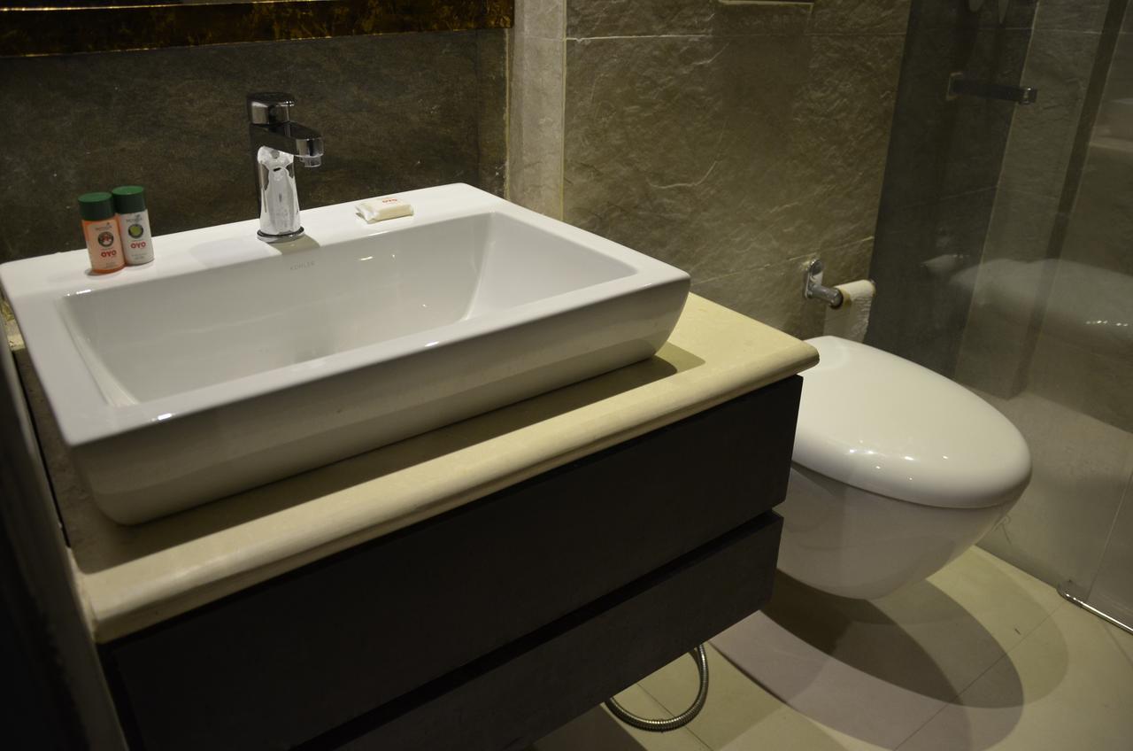 Oyo 1358 Hotel Crossroad Lucknow Exteriör bild