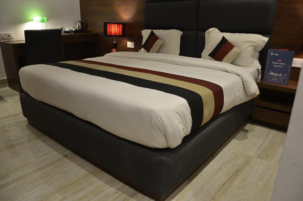 Oyo 1358 Hotel Crossroad Lucknow Exteriör bild