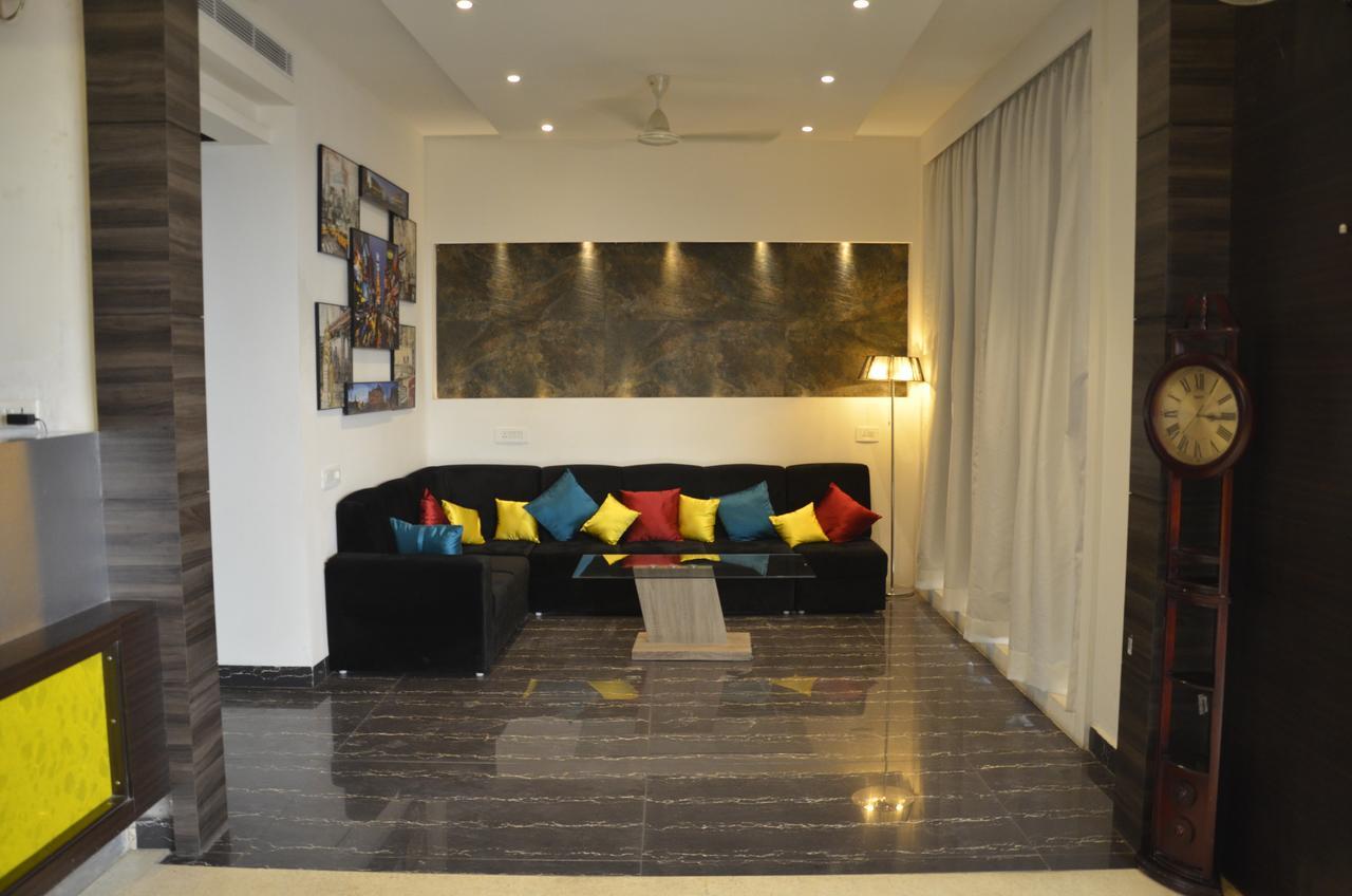 Oyo 1358 Hotel Crossroad Lucknow Exteriör bild