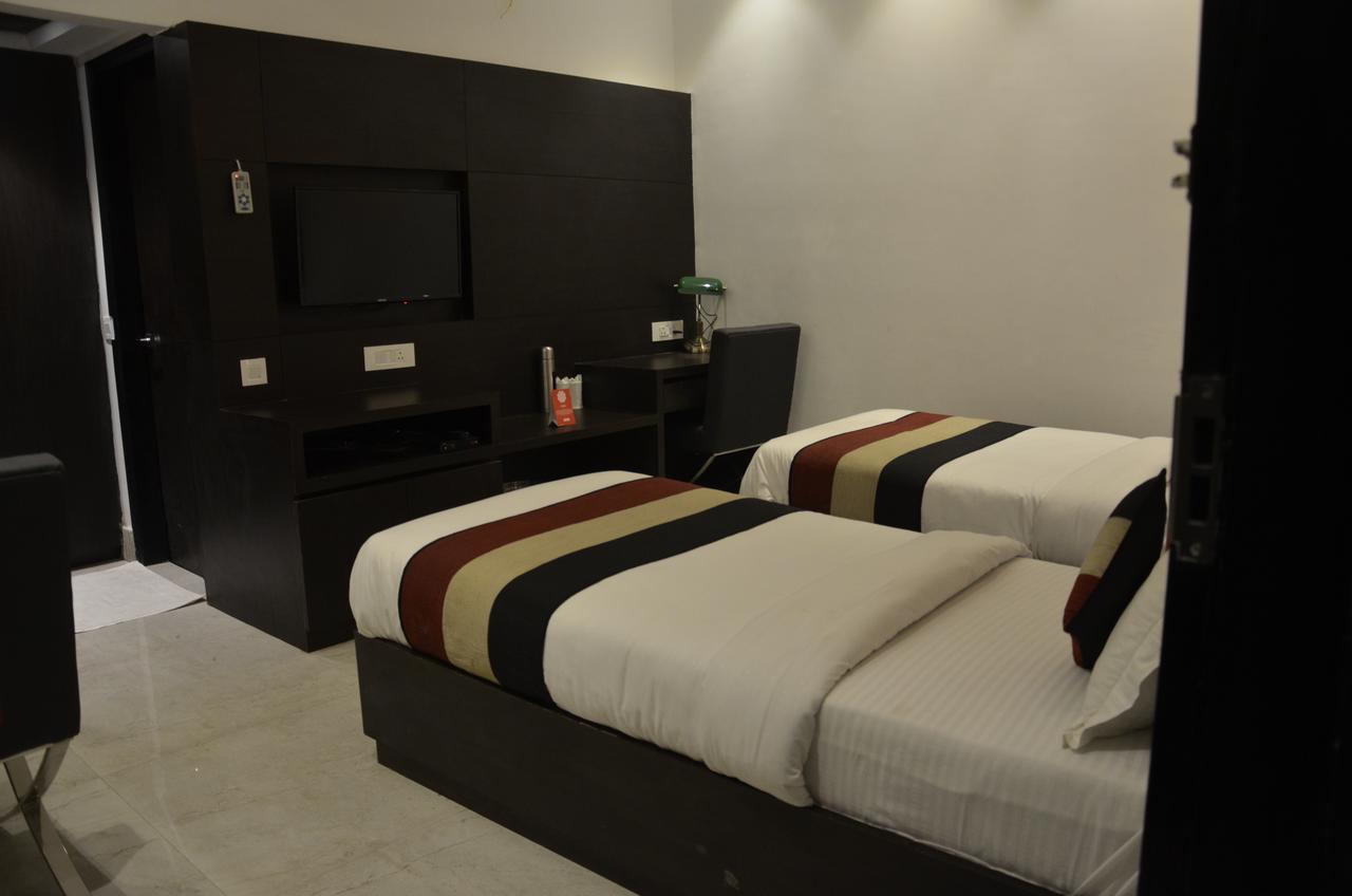 Oyo 1358 Hotel Crossroad Lucknow Exteriör bild