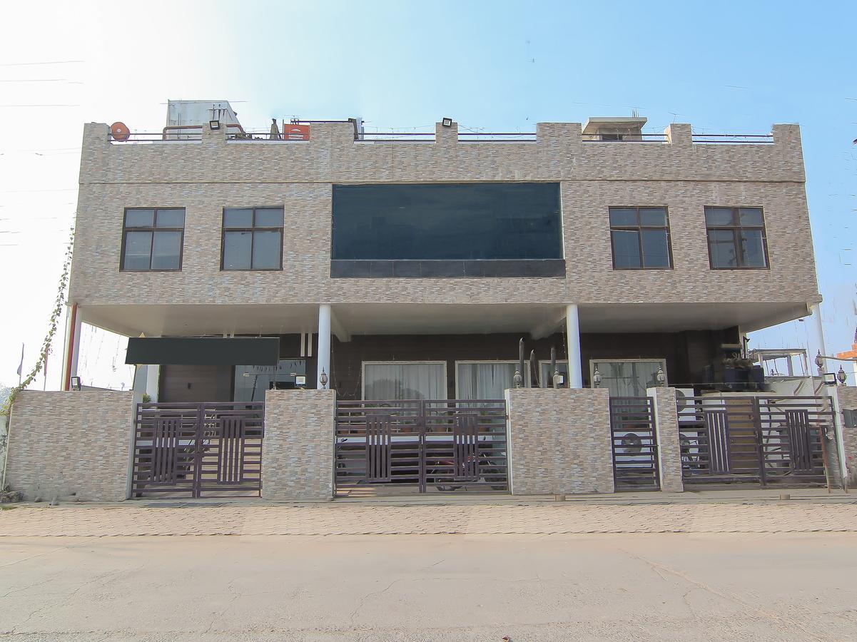 Oyo 1358 Hotel Crossroad Lucknow Exteriör bild