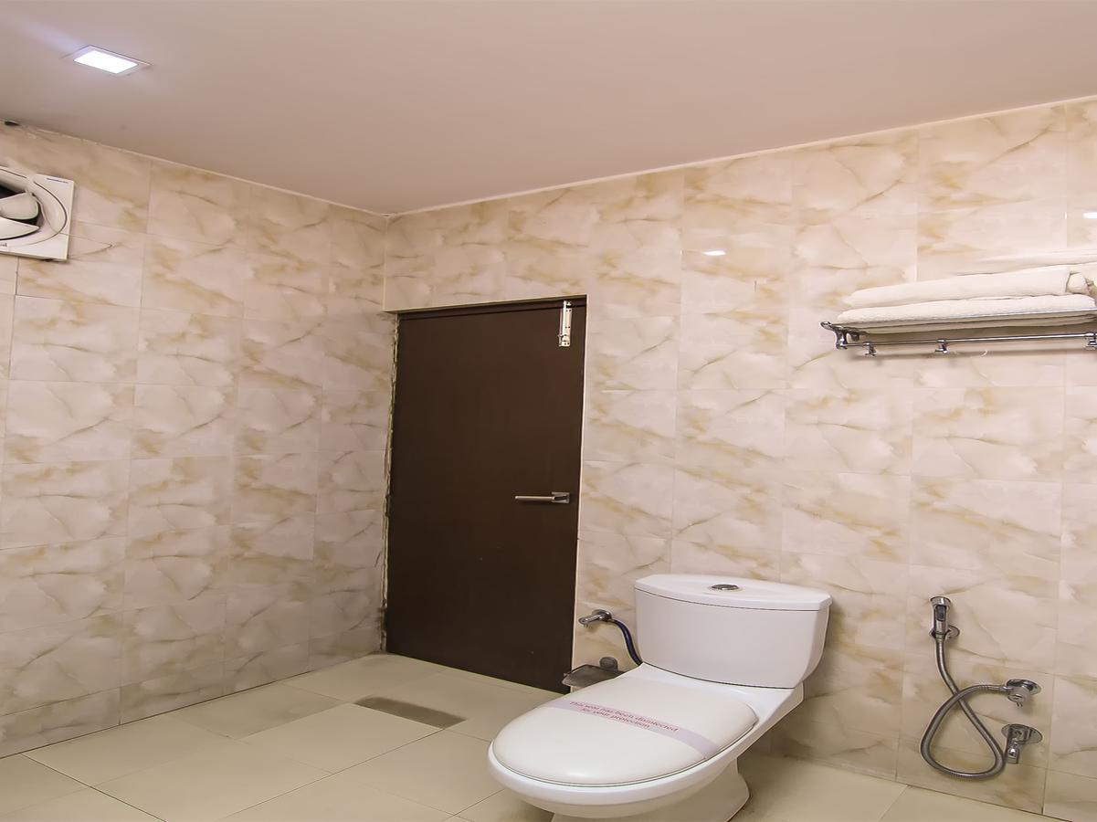 Oyo 1358 Hotel Crossroad Lucknow Exteriör bild
