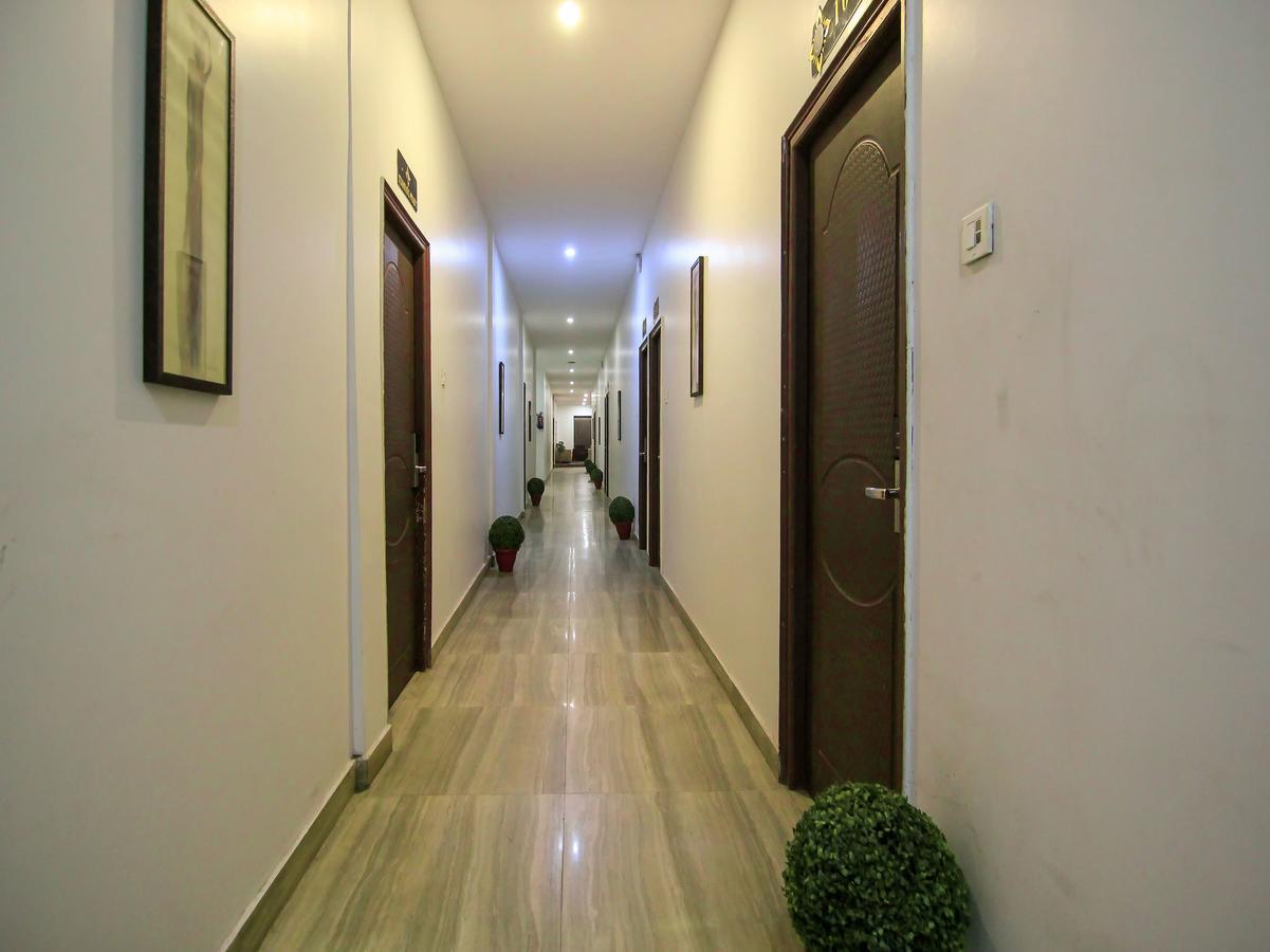 Oyo 1358 Hotel Crossroad Lucknow Exteriör bild
