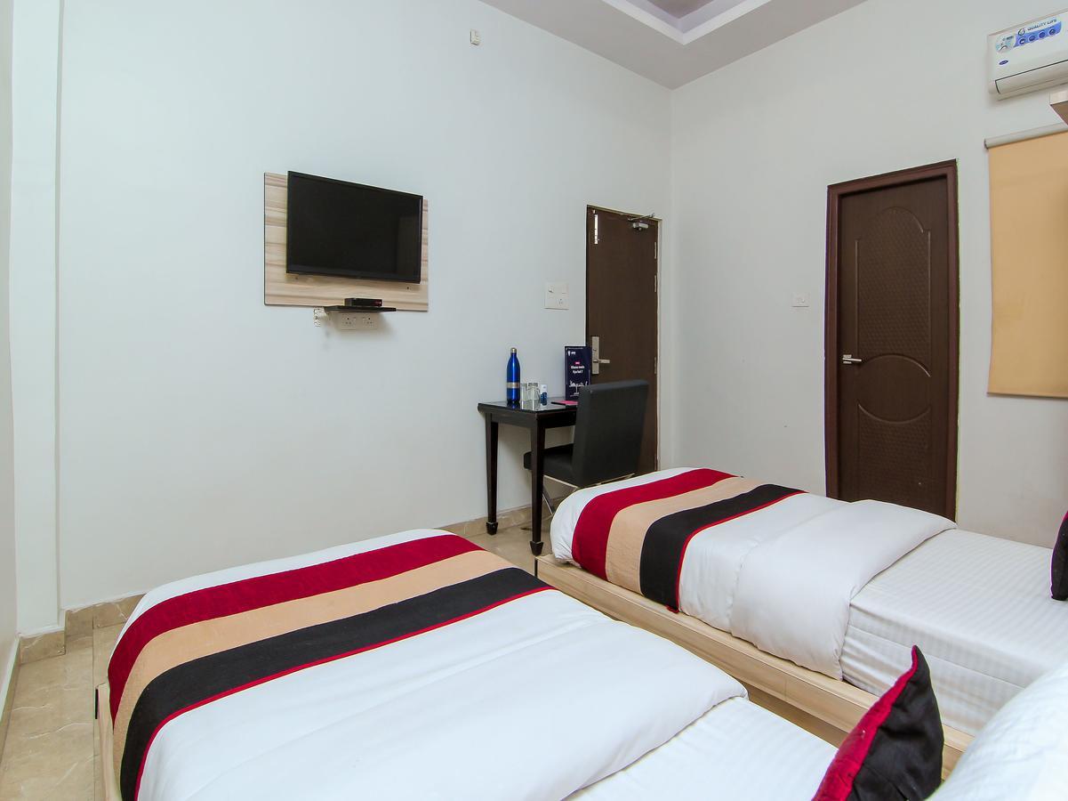 Oyo 1358 Hotel Crossroad Lucknow Exteriör bild
