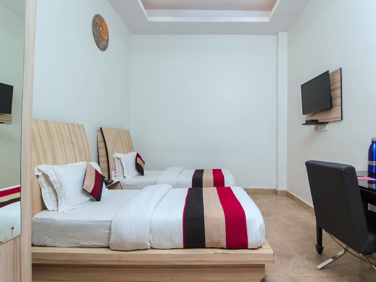 Oyo 1358 Hotel Crossroad Lucknow Exteriör bild