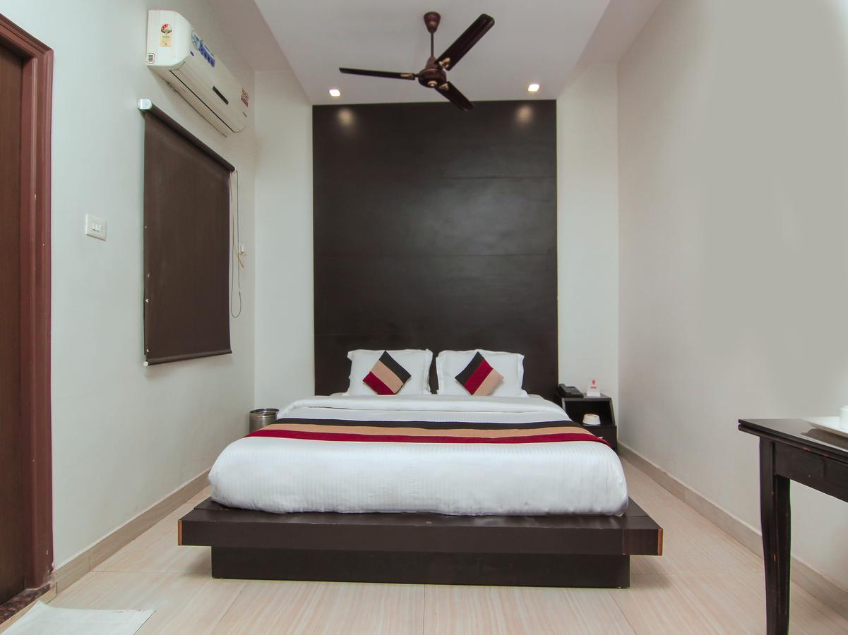 Oyo 1358 Hotel Crossroad Lucknow Exteriör bild