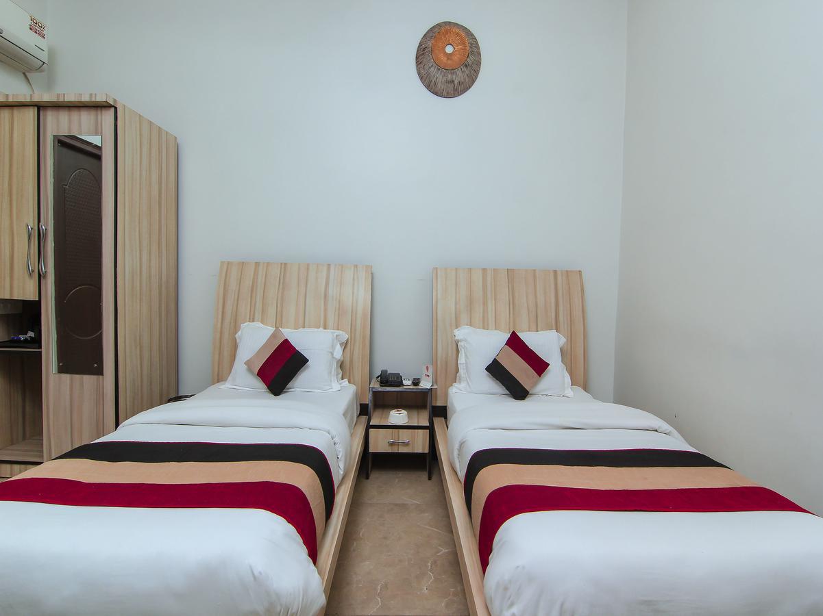 Oyo 1358 Hotel Crossroad Lucknow Exteriör bild