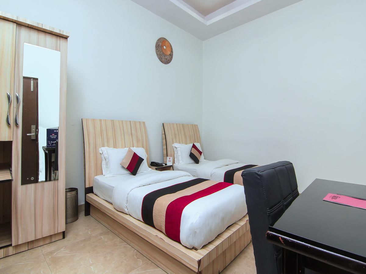 Oyo 1358 Hotel Crossroad Lucknow Exteriör bild