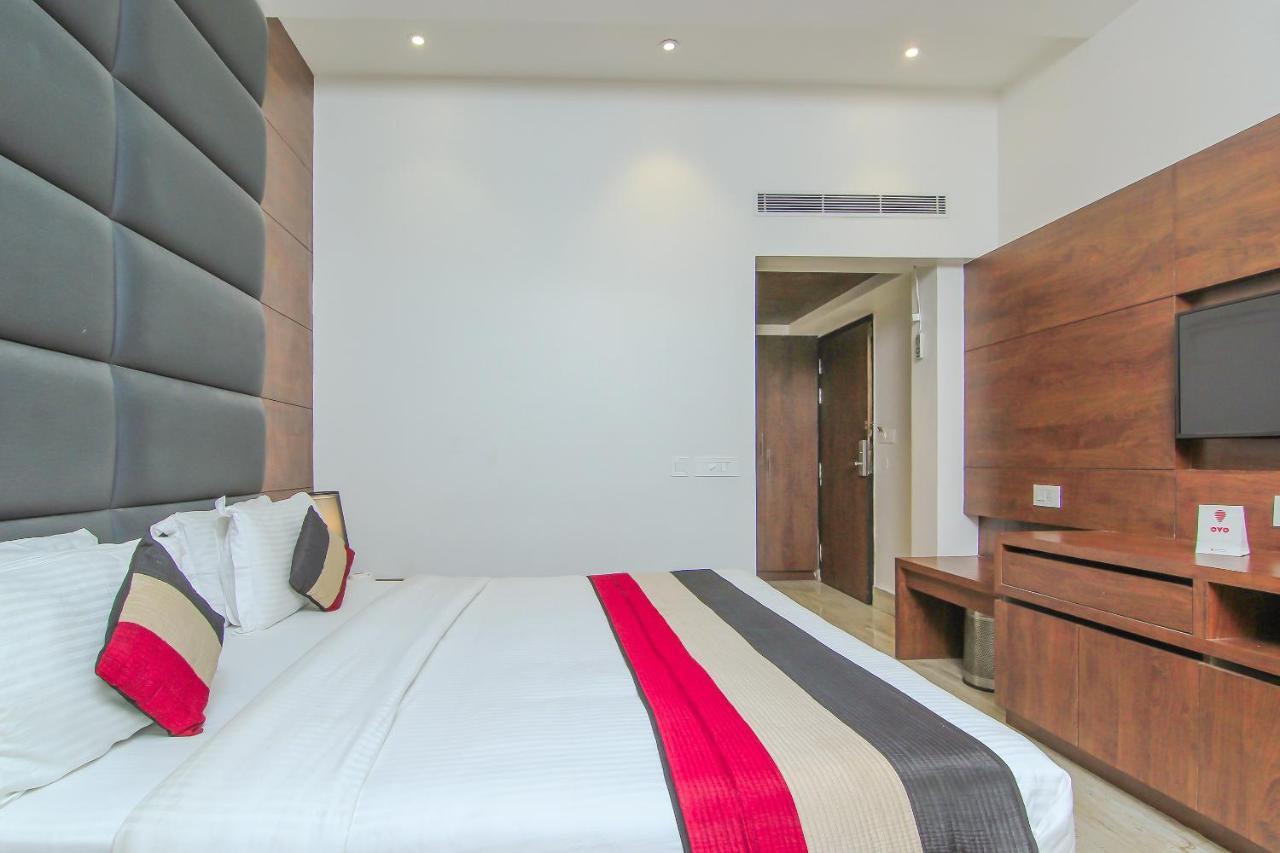 Oyo 1358 Hotel Crossroad Lucknow Exteriör bild