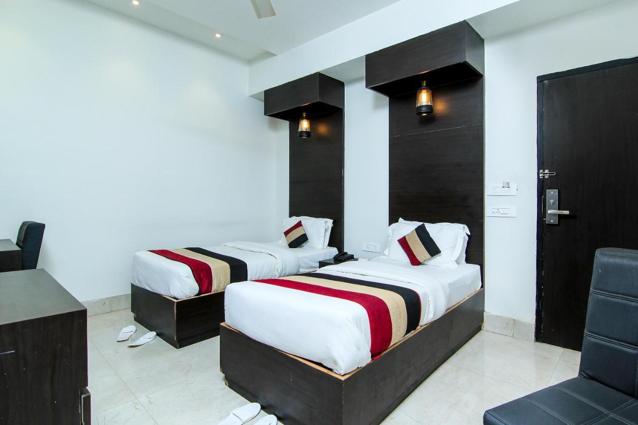 Oyo 1358 Hotel Crossroad Lucknow Exteriör bild
