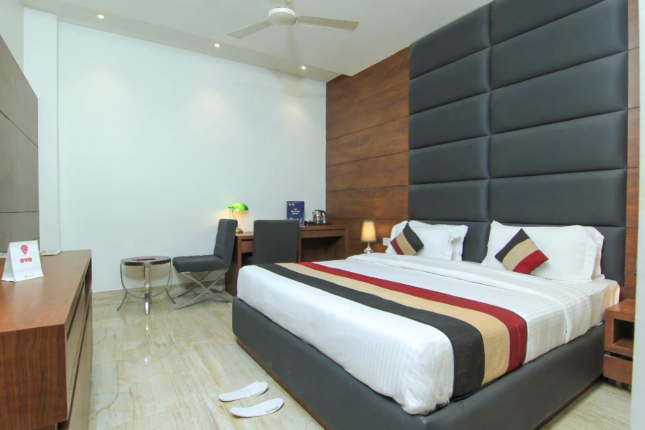 Oyo 1358 Hotel Crossroad Lucknow Exteriör bild