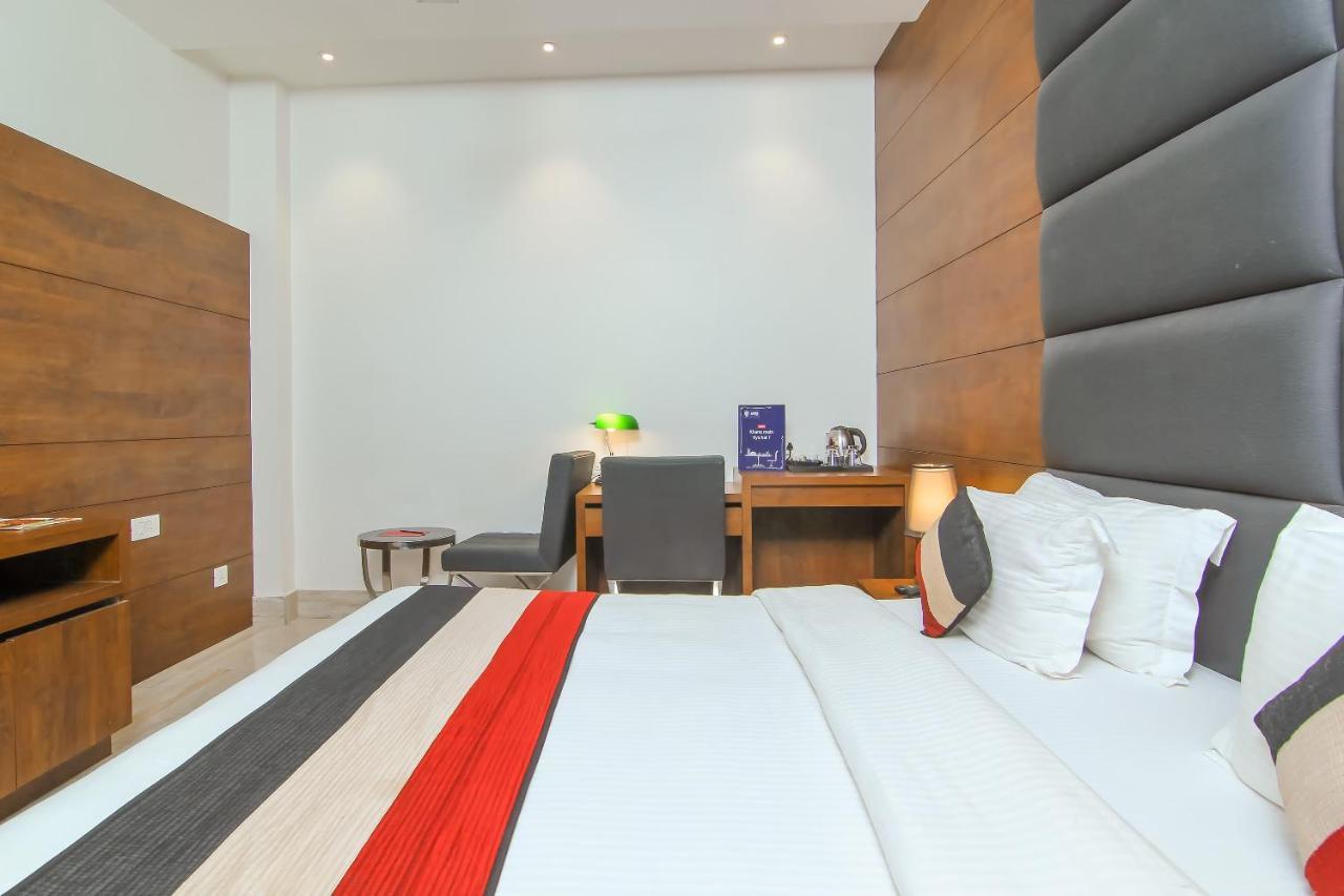 Oyo 1358 Hotel Crossroad Lucknow Exteriör bild